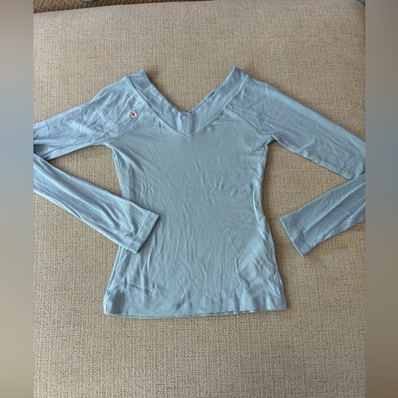 BDG Shannen Slinky V-Neck Long Sleeve T-Shirt in Blue - Picture 5 of 9